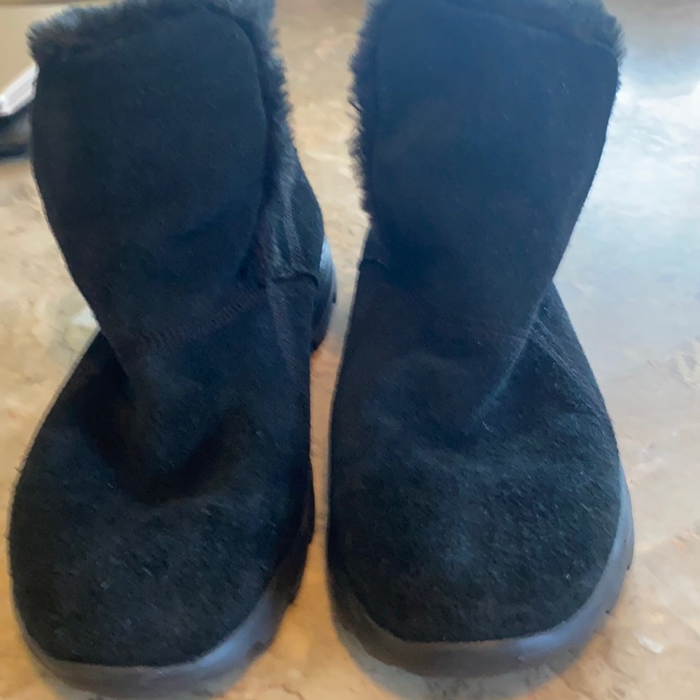 Brand New Sketchers on the go boot
